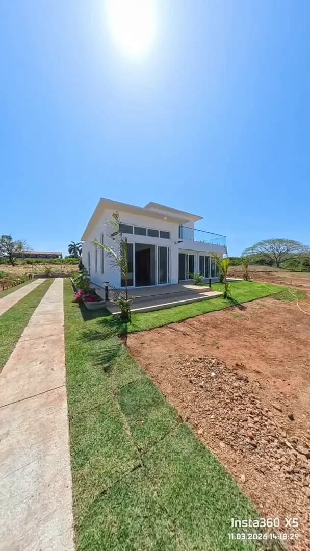 Casa de Dos Pisos — Pedasí — foto 1 de 2